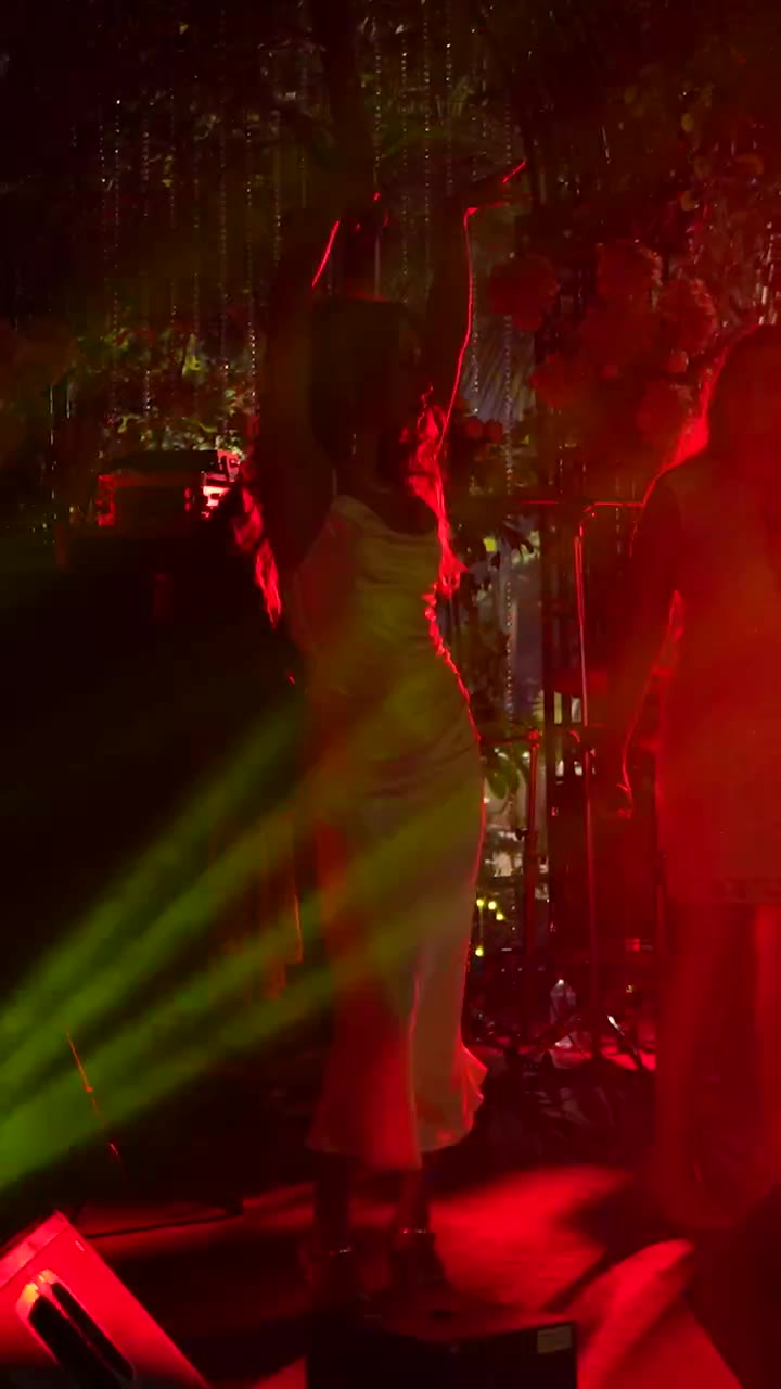 Bageecha live clip